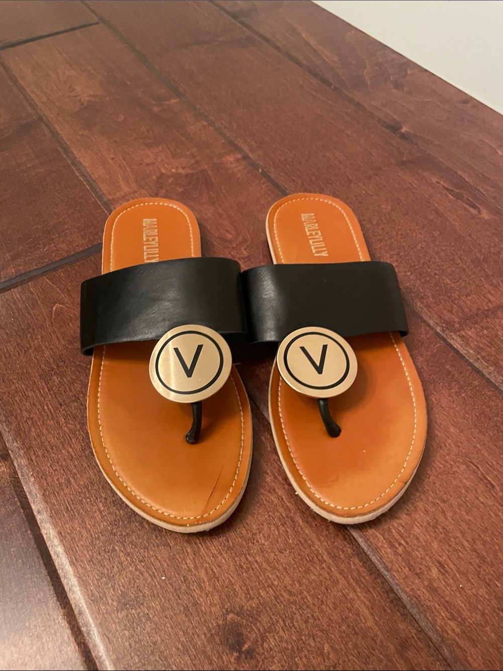 Valerie Stevens Black Wide Strap Logo Toe-Post Slides
